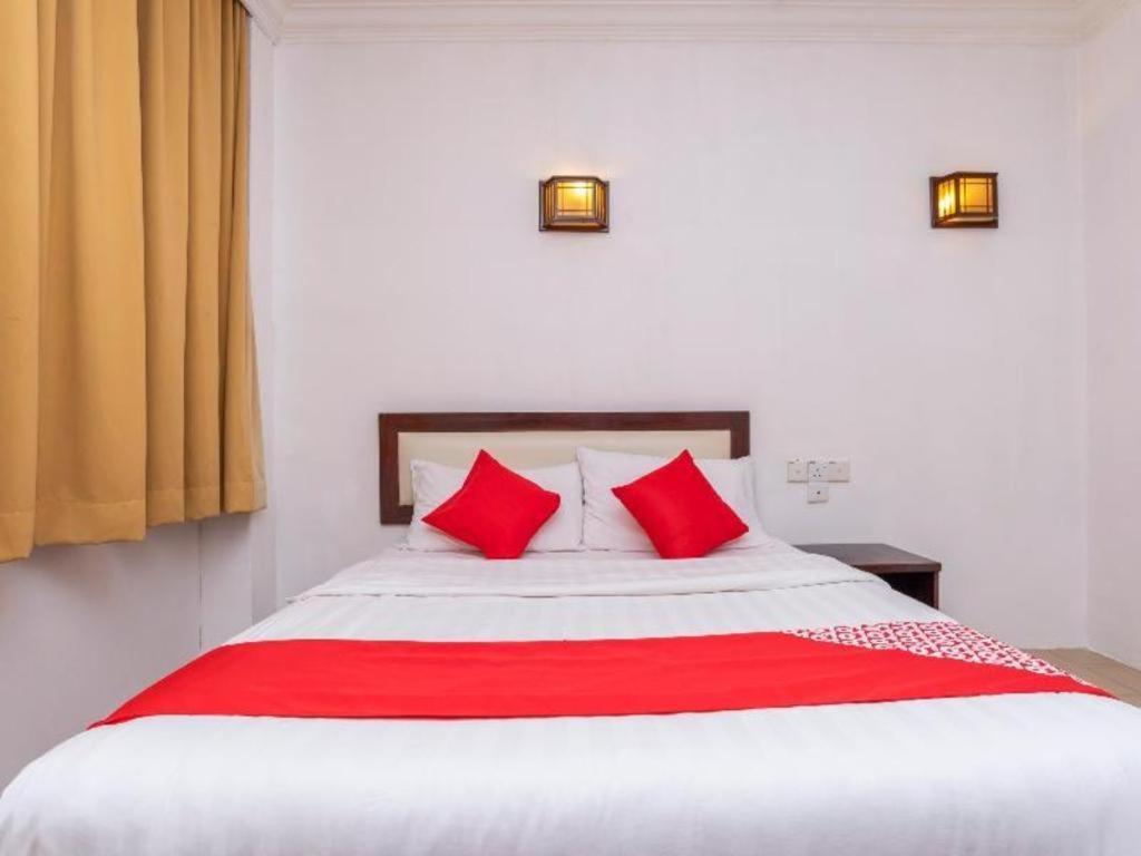 Super Oyo 1114 Neo Pegasus Hotel Сегамат Экстерьер фото