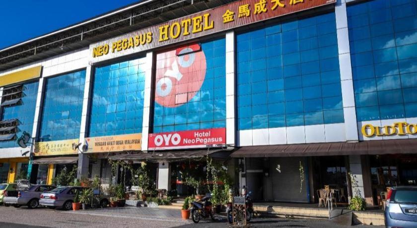 Super Oyo 1114 Neo Pegasus Hotel Сегамат Экстерьер фото
