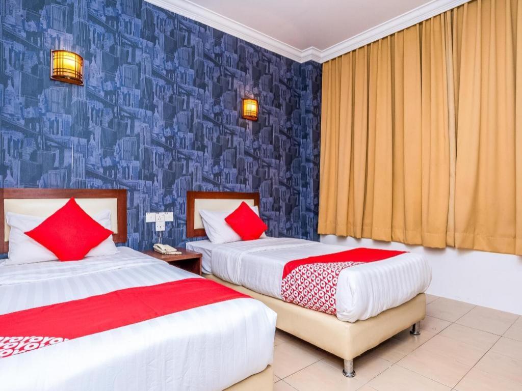 Super Oyo 1114 Neo Pegasus Hotel Сегамат Экстерьер фото