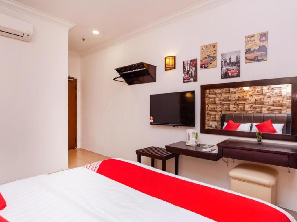 Super Oyo 1114 Neo Pegasus Hotel Сегамат Экстерьер фото