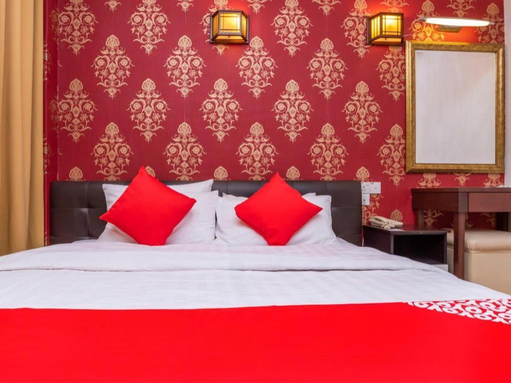 Super Oyo 1114 Neo Pegasus Hotel Сегамат Экстерьер фото
